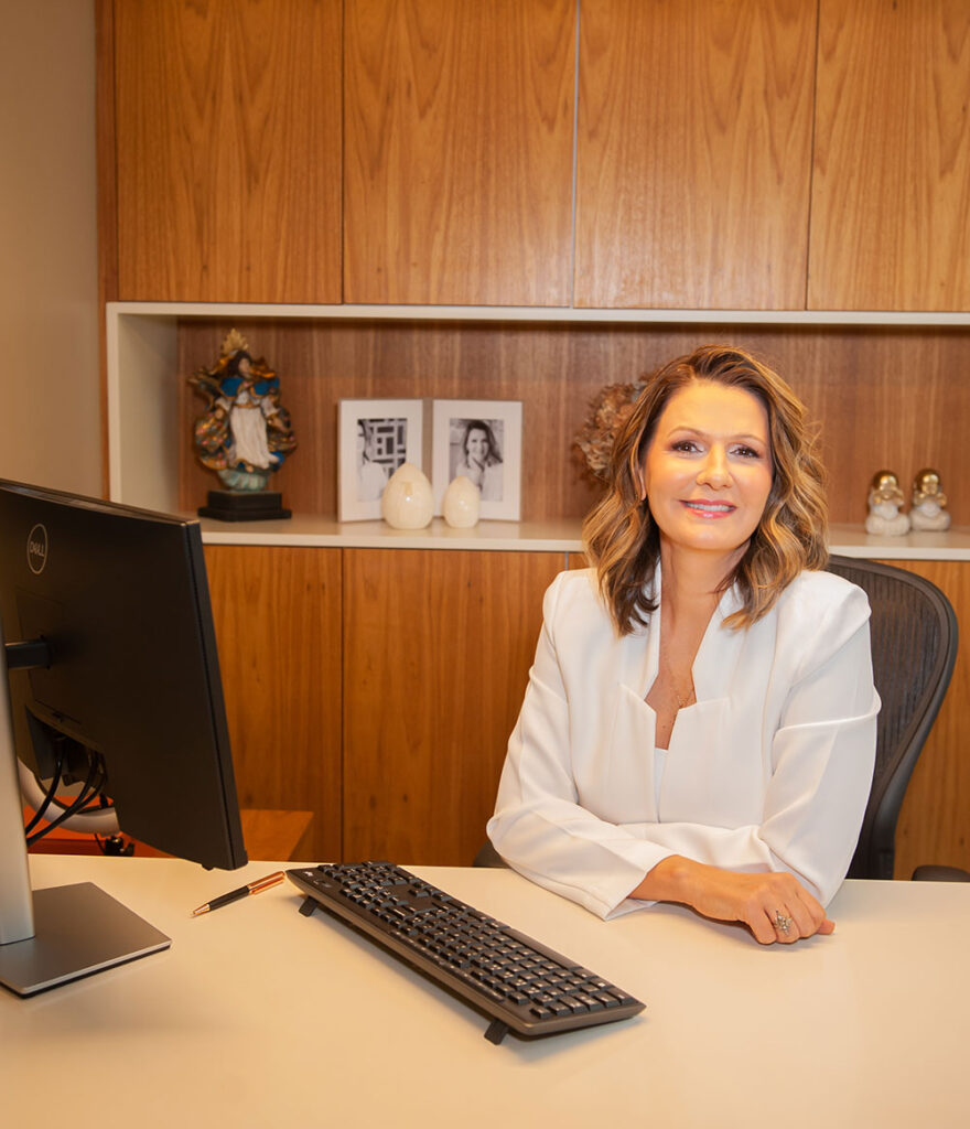 Dra. Juliana Salgado - Dermatologista